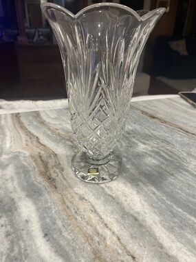Noritake Clear Cut Crystal Hampton Hall Decorative Vase